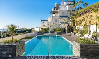 Spacious apartment for sale with spacious terraces and undisturbed sea views in Benahavis - Marbella 50695 