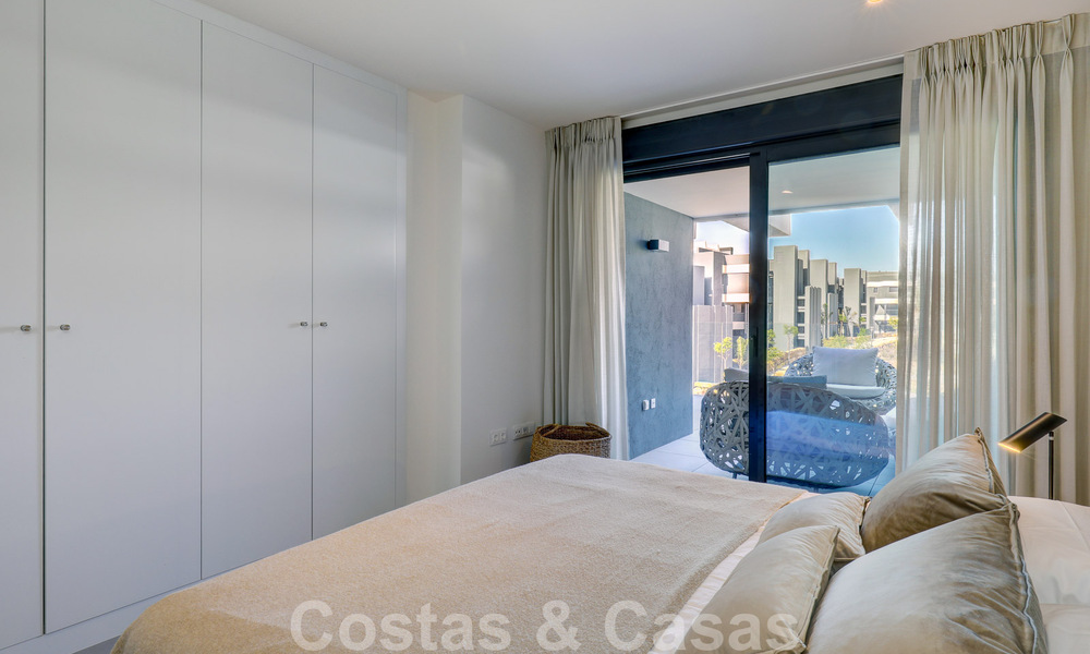 Move-in ready, modern 3-bedroom apartment for sale in a golf resort on the New Golden Mile, between Marbella and Estepona 50790