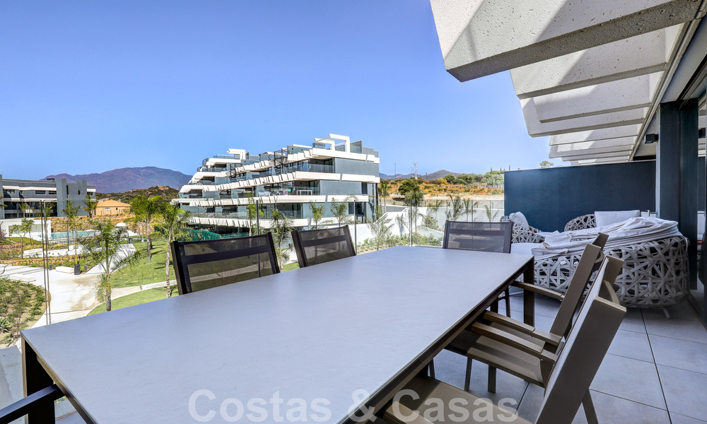 Move-in ready, modern 3-bedroom apartment for sale in a golf resort on the New Golden Mile, between Marbella and Estepona 50815