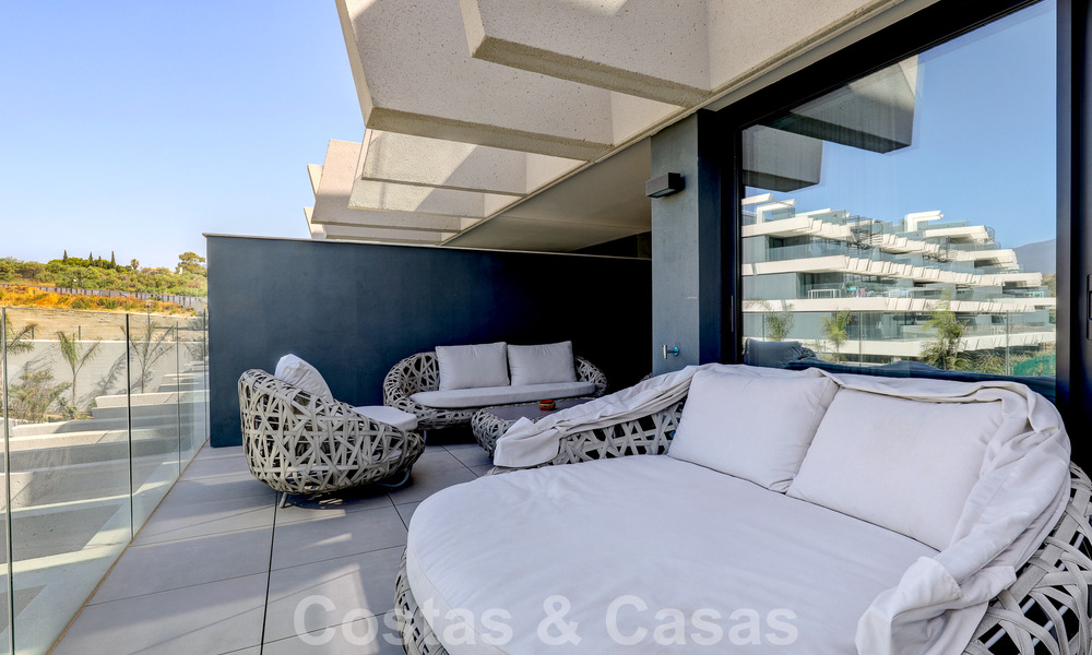 Move-in ready, modern 3-bedroom apartment for sale in a golf resort on the New Golden Mile, between Marbella and Estepona 50818