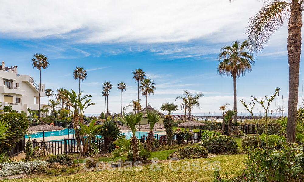 Spacious, stylish apartment for sale in gated complex on frontline beach with sea views, on the New Golden Mile, Marbella - Estepona 51333