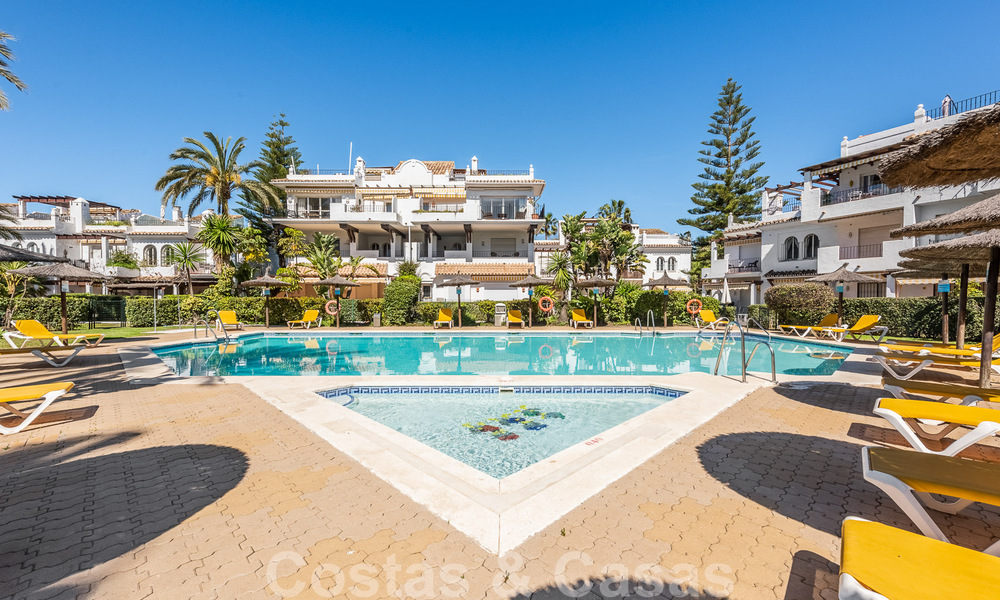 3 bedroom apartment for sale in beachfront, gated complex a few steps from the beach in San Pedro, Marbella 51179