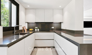 New luxury villa for sale with a contemporary architectural style located in a secure community of Nueva Andalucia, Marbella 782511 