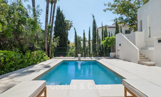 New luxury villa for sale with a contemporary architectural style located in a secure community of Nueva Andalucia, Marbella 782516 
