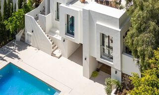 New luxury villa for sale with a contemporary architectural style located in a secure community of Nueva Andalucia, Marbella 782527 