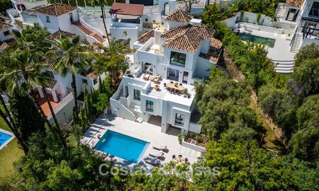 New luxury villa for sale with a contemporary architectural style located in a secure community of Nueva Andalucia, Marbella 782528