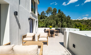 New luxury villa for sale with a contemporary architectural style located in a secure community of Nueva Andalucia, Marbella 782529 