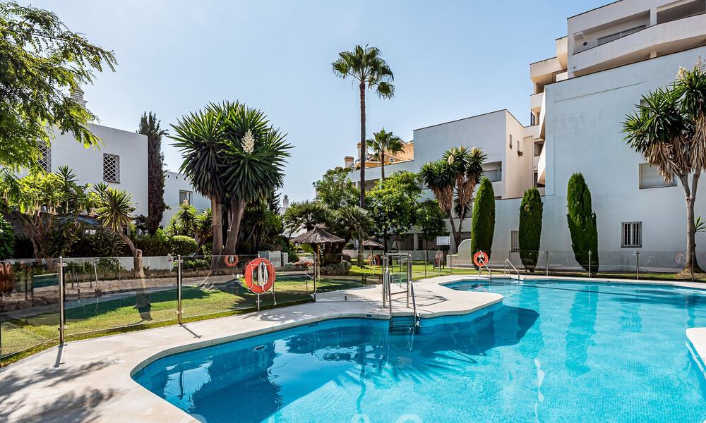 Fully refurbished apartment for sale, with large terrace, walking distance to amenities and even Puerto Banus, Marbella 51472