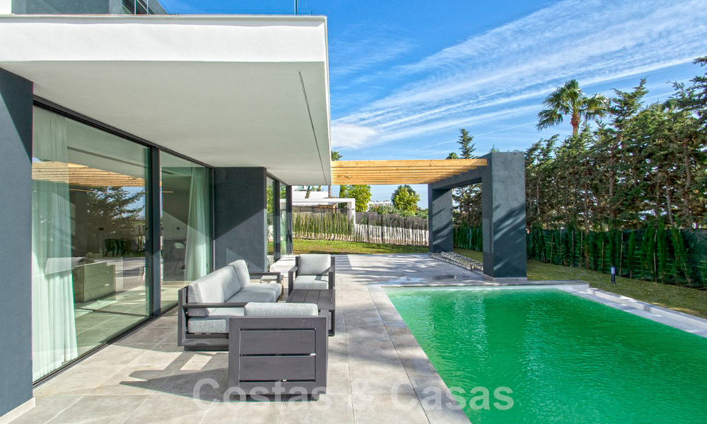 Move-in ready luxury villa for sale with fantastic sea views located in a golf resort near Estepona centre 52454