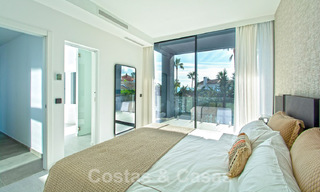 Move-in ready luxury villa for sale with fantastic sea views located in a golf resort near Estepona centre 52479 