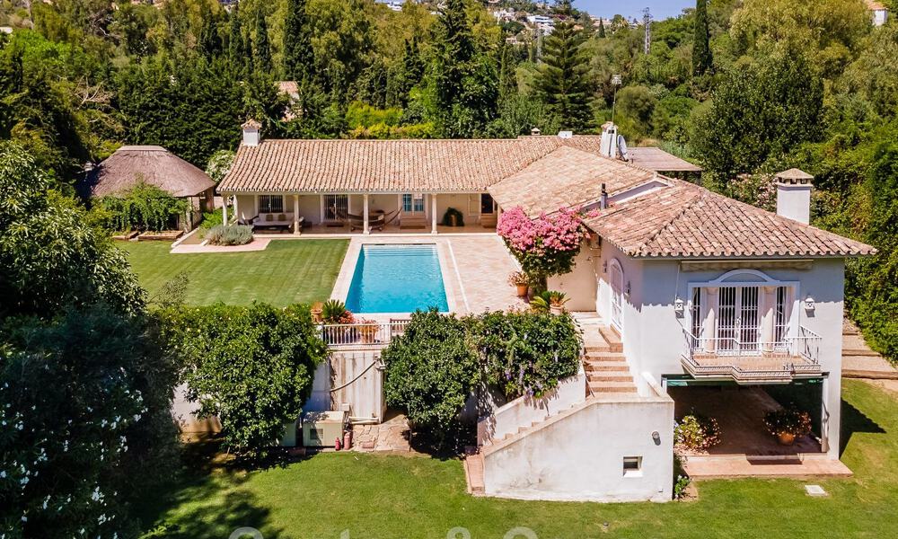 Spanish villa for sale with Mediterranean architecture and large garden located near San Pedro in Marbella - Benahavis 52495