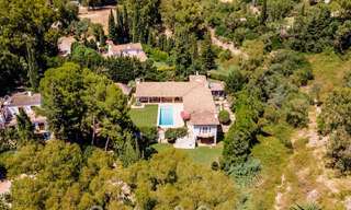 Spanish villa for sale with Mediterranean architecture and large garden located near San Pedro in Marbella - Benahavis 52497 