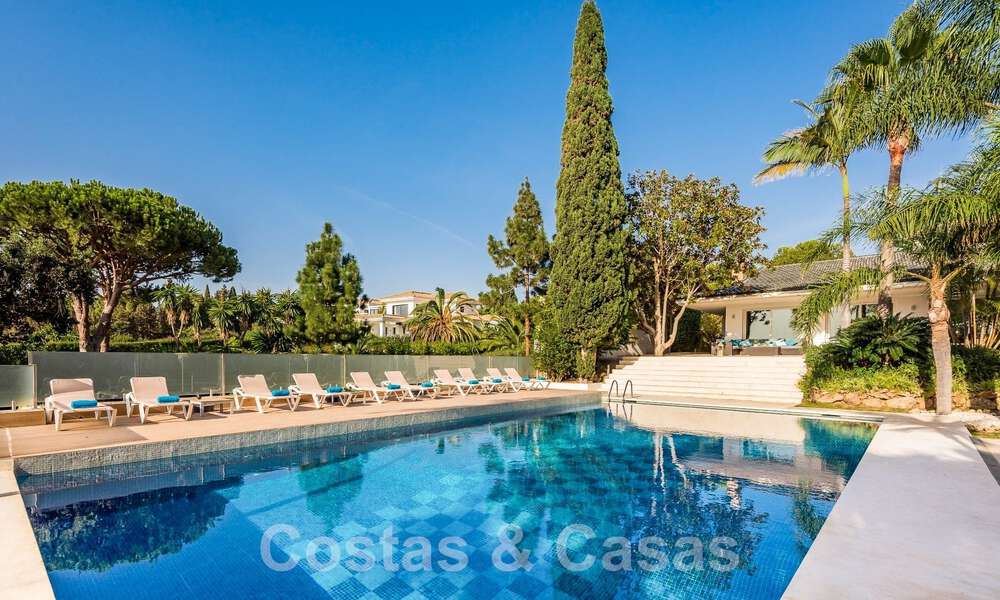 Spacious luxury villa for sale with extensive private garden east of Marbella centre 52529