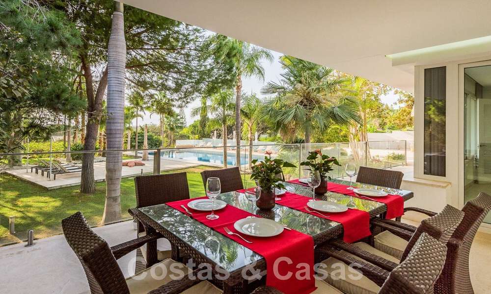 Spacious luxury villa for sale with extensive private garden east of Marbella centre 52548
