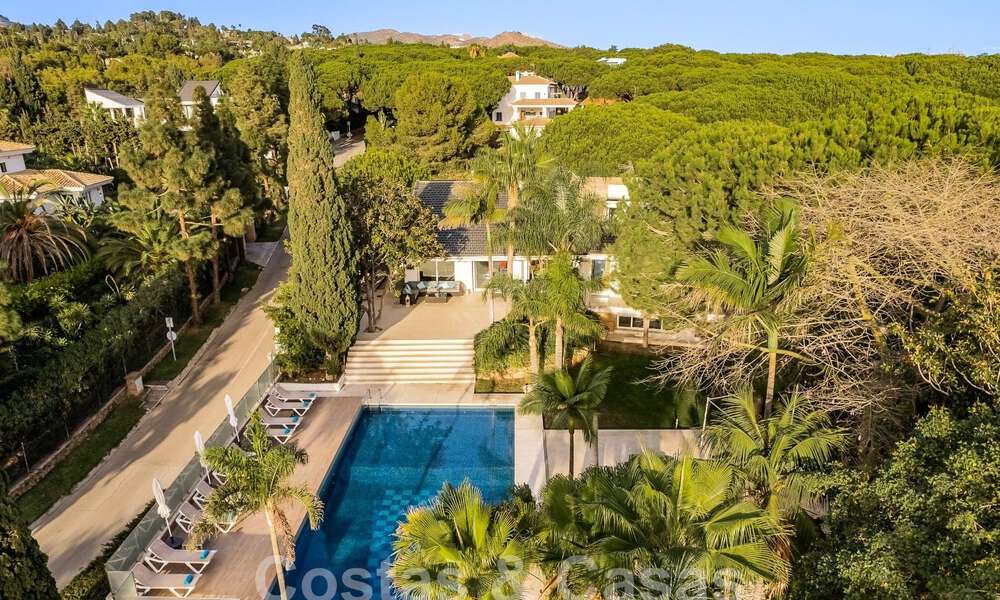 Spacious luxury villa for sale with extensive private garden east of Marbella centre 52562