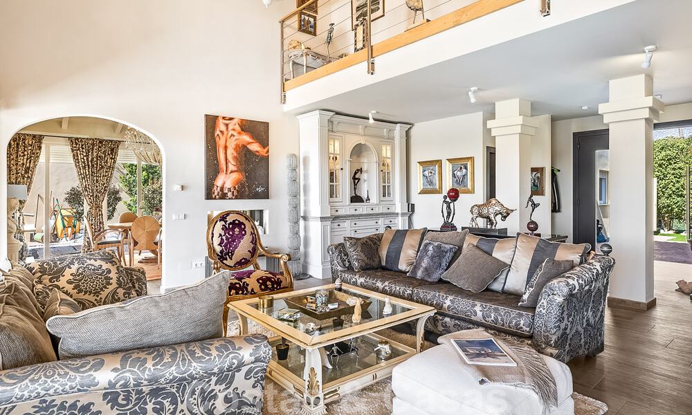 Traditional luxury villa for sale with stunning views on the border of Marbella and Mijas 51719