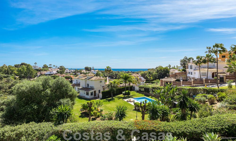Traditional luxury villa for sale with stunning views on the border of Marbella and Mijas 51743