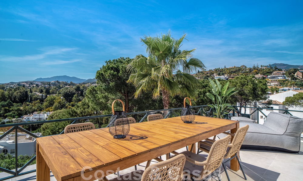 Fully refurbished contemporary penthouse for sale in gated community in La Quinta, Marbella - Benahavis 51644