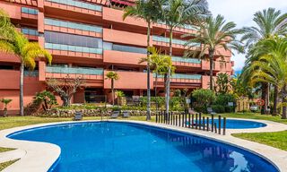 Penthouse for sale in a gated urbanisation a stone's throw from the beach on the New Golden Mile between Marbella and Estepona 52818 