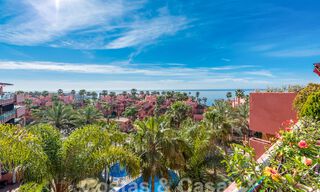 Penthouse for sale in a gated urbanisation a stone's throw from the beach on the New Golden Mile between Marbella and Estepona 52829 