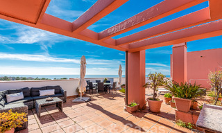 Penthouse for sale in a gated urbanisation a stone's throw from the beach on the New Golden Mile between Marbella and Estepona 52831 