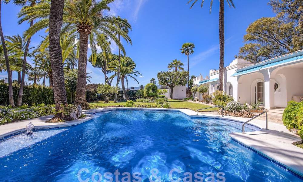 Andalusian villa for sale within walking distance of the beach on the New Golden Mile between Marbella and Estepona 53460