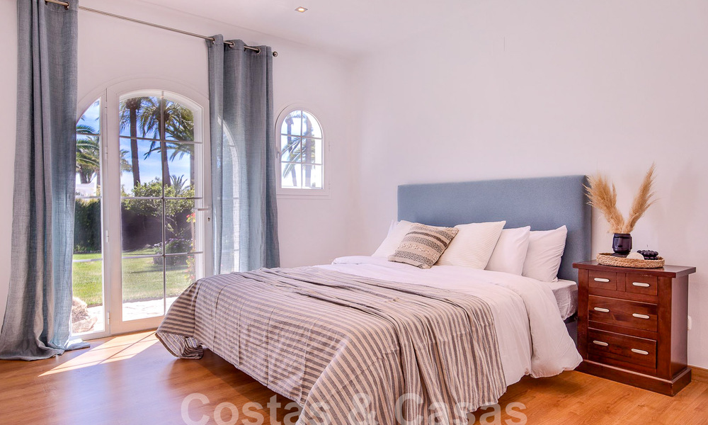 Andalusian villa for sale within walking distance of the beach on the New Golden Mile between Marbella and Estepona 53474