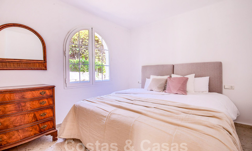 Andalusian villa for sale within walking distance of the beach on the New Golden Mile between Marbella and Estepona 53479