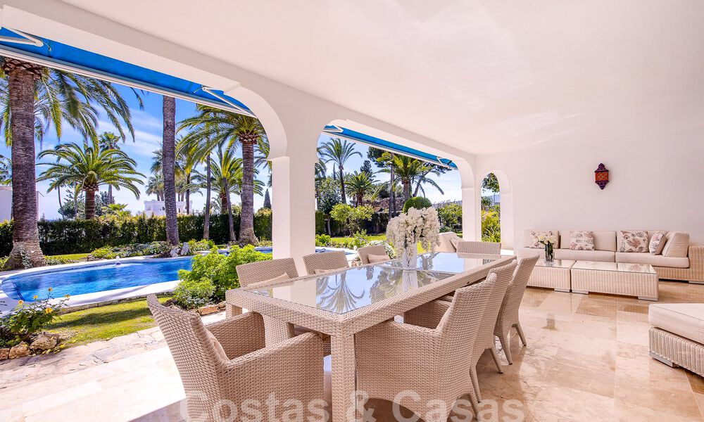 Andalusian villa for sale within walking distance of the beach on the New Golden Mile between Marbella and Estepona 53484
