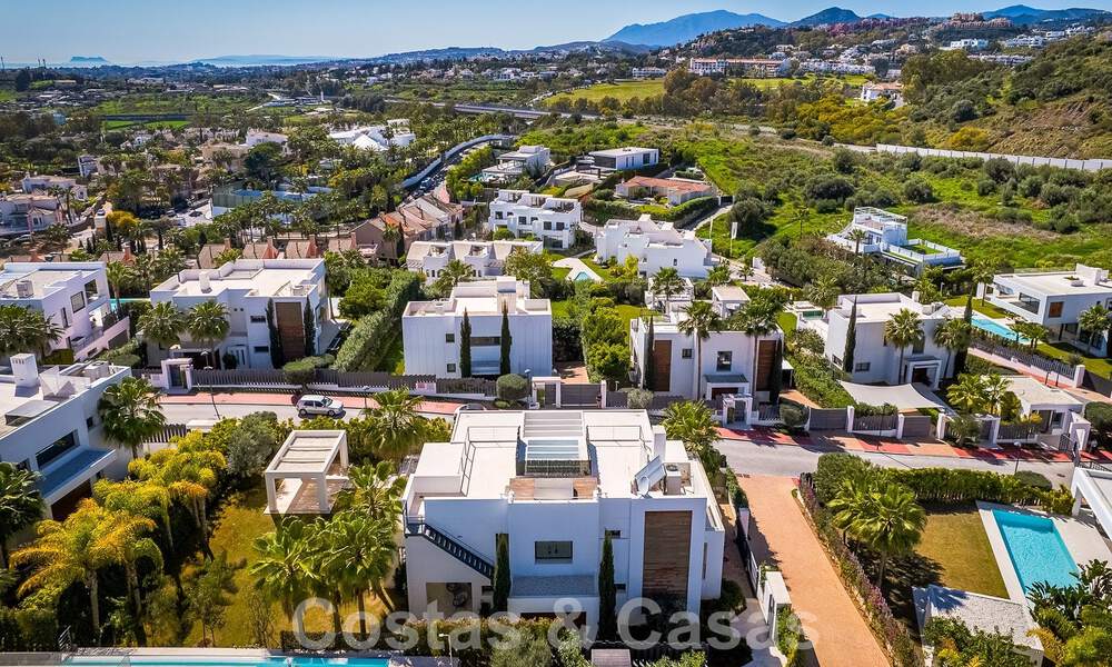 Modern luxury villa for sale in gated community of golf valley of Nueva Andalucia, Marbella 53521