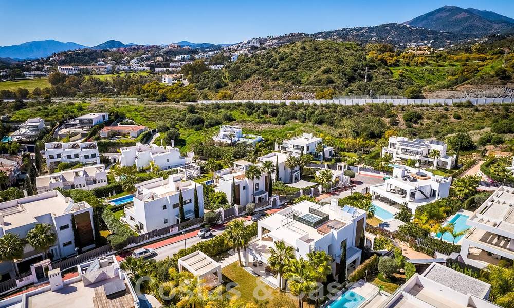 Modern luxury villa for sale in gated community of golf valley of Nueva Andalucia, Marbella 53522