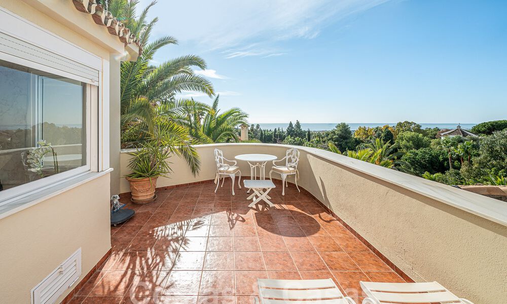 Traditional-Mediterranean luxury villa for sale with sea views in gated community on the Golden Mile of Marbella 54398
