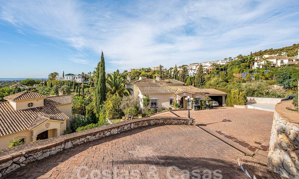 Traditional-Mediterranean luxury villa for sale with sea views in gated community on the Golden Mile of Marbella 54402