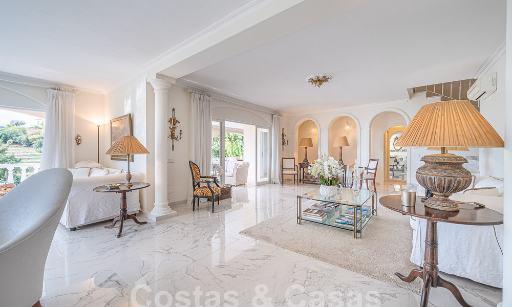 Traditional-Mediterranean luxury villa for sale with sea views in gated community on the Golden Mile of Marbella 54424