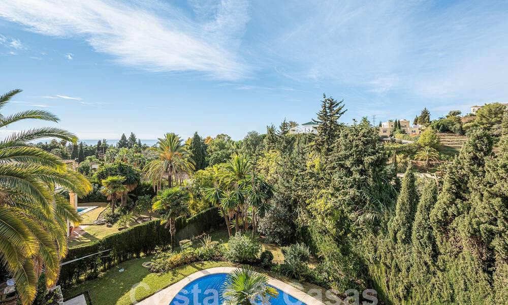 Traditional-Mediterranean luxury villa for sale with sea views in gated community on the Golden Mile of Marbella 54430