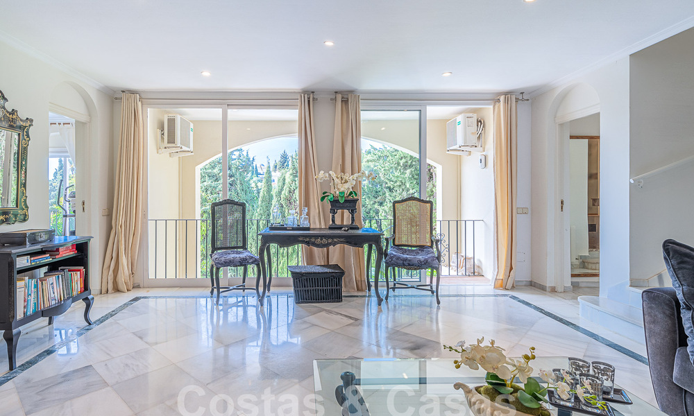 Traditional-Mediterranean luxury villa for sale with sea views in gated community on the Golden Mile of Marbella 54441