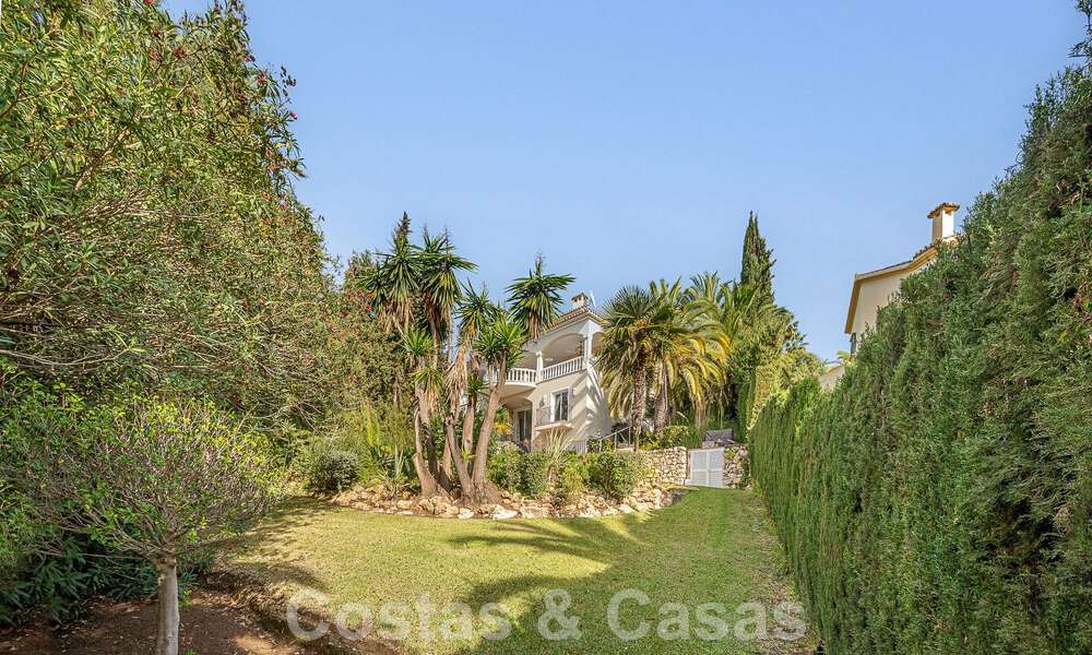 Traditional-Mediterranean luxury villa for sale with sea views in gated community on the Golden Mile of Marbella 54462