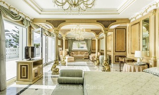 Stately, very luxurious sea front palace for sale, between Marbella en Estepona 11635 