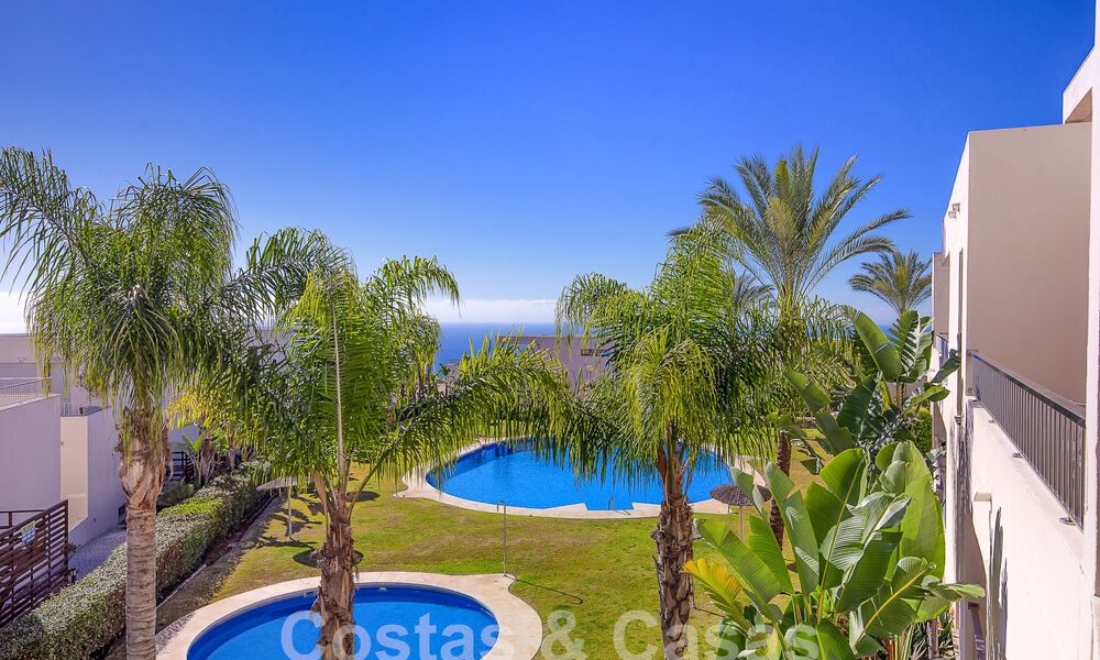 Modern 3-bedroom apartment for sale with sea views in the hills of Los Monteros, East Marbella 52774