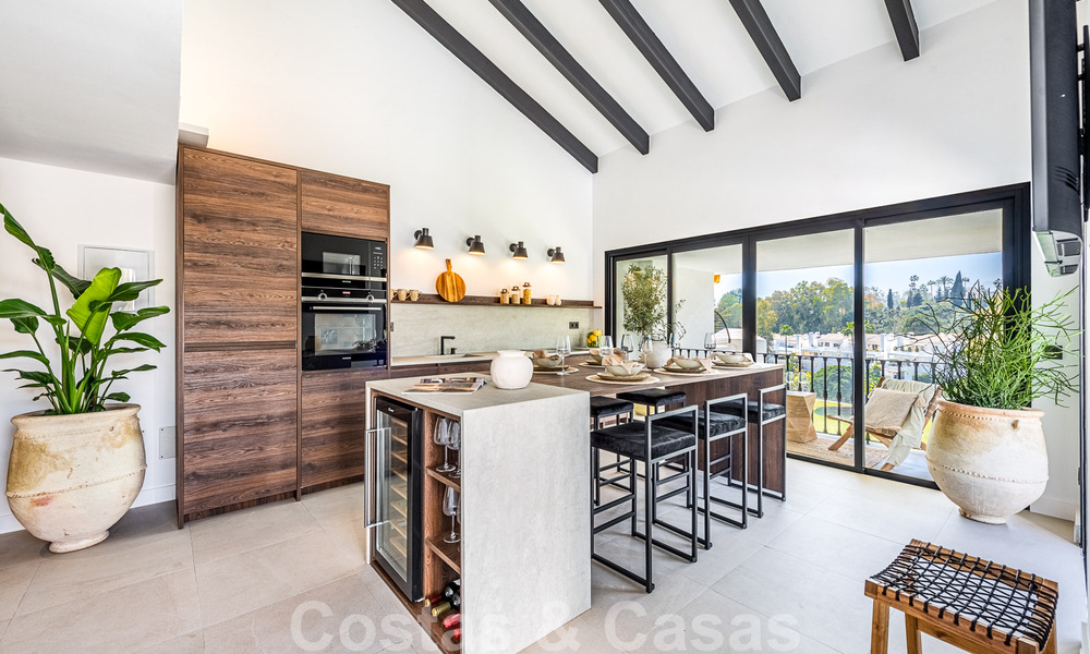 Characterful penthouse for sale with relaxing golf course views in La Quinta, Benahavis - Marbella 52047