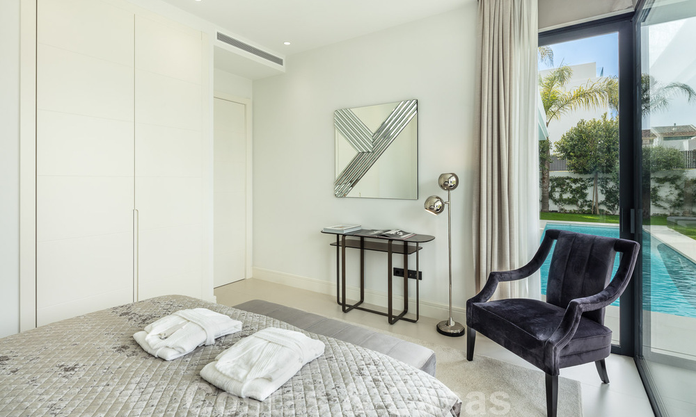 Move-in ready, modern luxury villa for sale, beachside Golden Mile, Marbella 51787