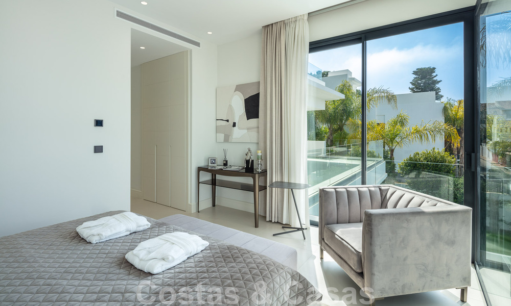 Move-in ready, modern luxury villa for sale, beachside Golden Mile, Marbella 51790