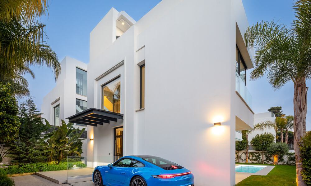 Move-in ready, modern luxury villa for sale, beachside Golden Mile, Marbella 51804