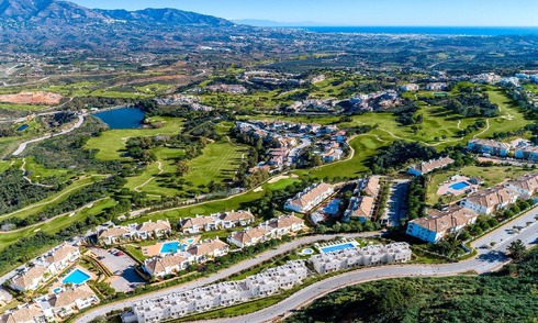 New development consisting of 8 townhouses for sale, with open views of the golf courses of the coveted golf resort of La Cala Golf, Mijas 53259