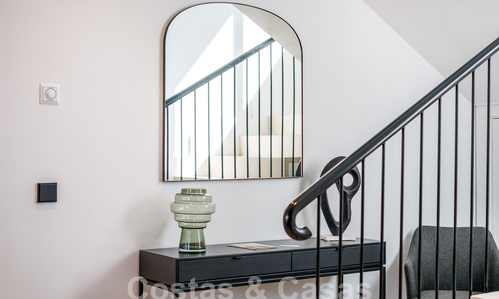 Detached luxury villa for sale with private pool surrounded by golf courses in the valley of Nueva Andalucia, Marbella 53778