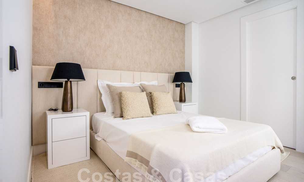 Detached luxury villa for sale with private pool surrounded by golf courses in the valley of Nueva Andalucia, Marbella 53795