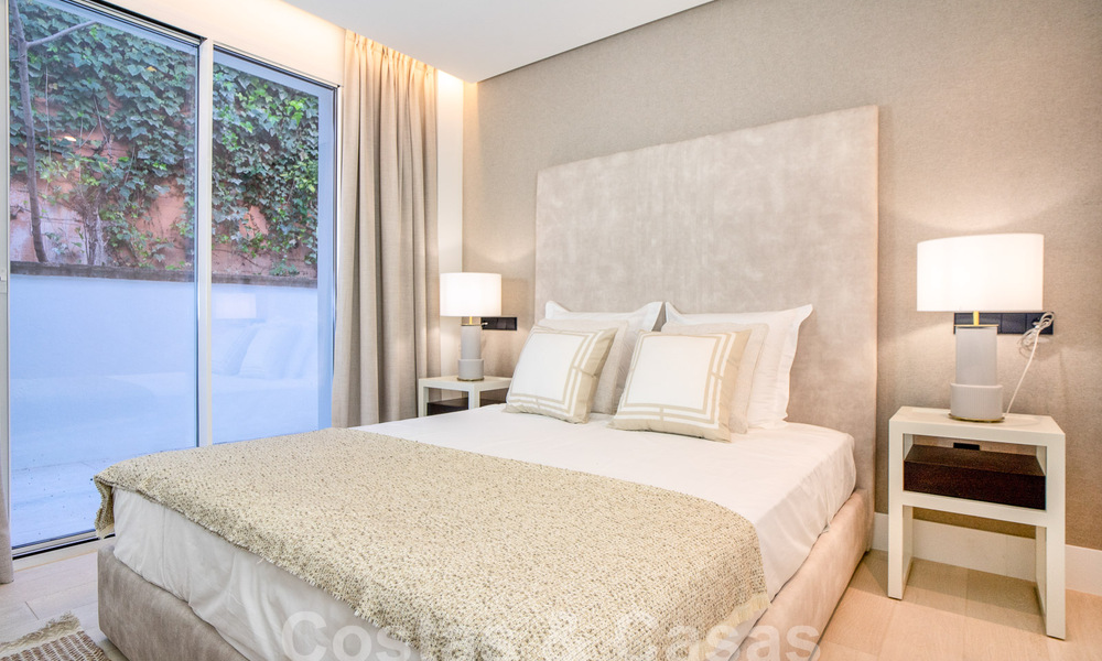 Detached luxury villa for sale with private pool surrounded by golf courses in the valley of Nueva Andalucia, Marbella 53796