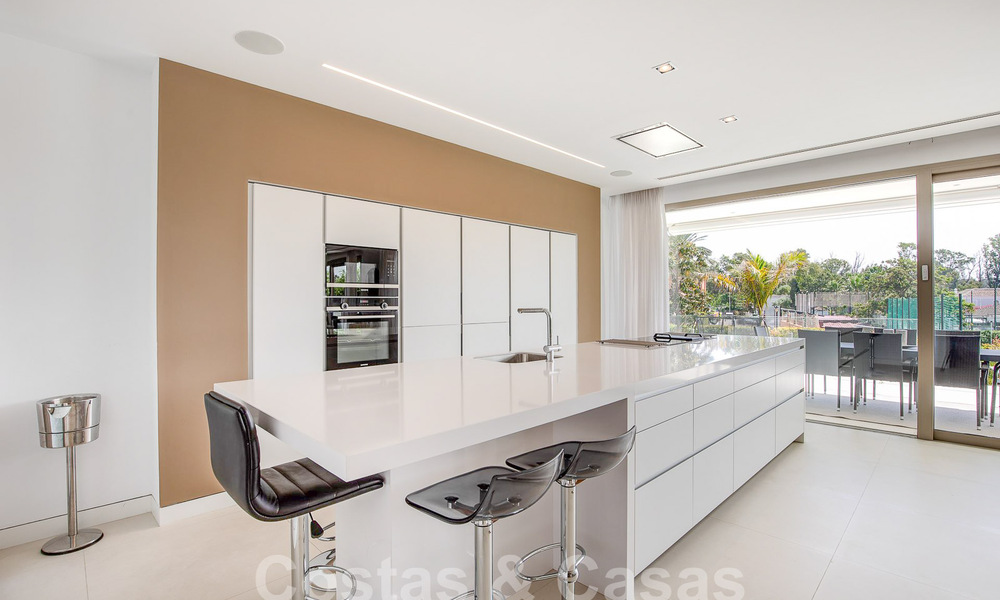 Move-in ready, modern luxury villa for sale within walking distance of the beach in a privileged area near Guadalmina Baja, Marbella - Estepona 53859