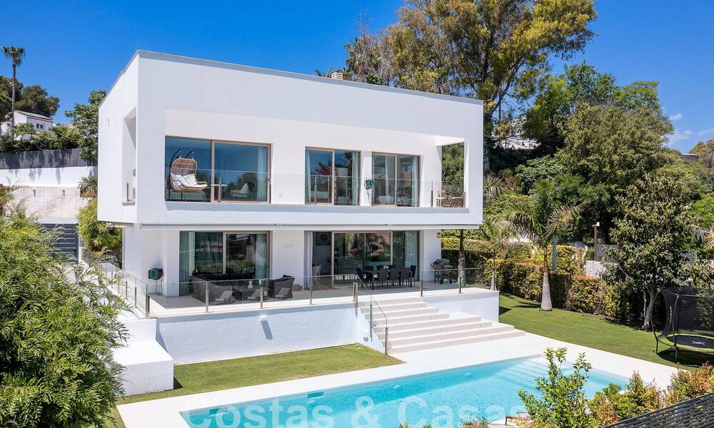 Move-in ready, modern luxury villa for sale within walking distance of the beach in a privileged area near Guadalmina Baja, Marbella - Estepona 53865
