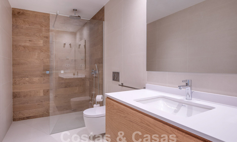 Move-in ready, modern luxury villa for sale within walking distance of the beach in a privileged area near Guadalmina Baja, Marbella - Estepona 53867